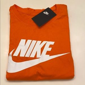 Nike Men’s Long Sleeve Big Loge Shirt